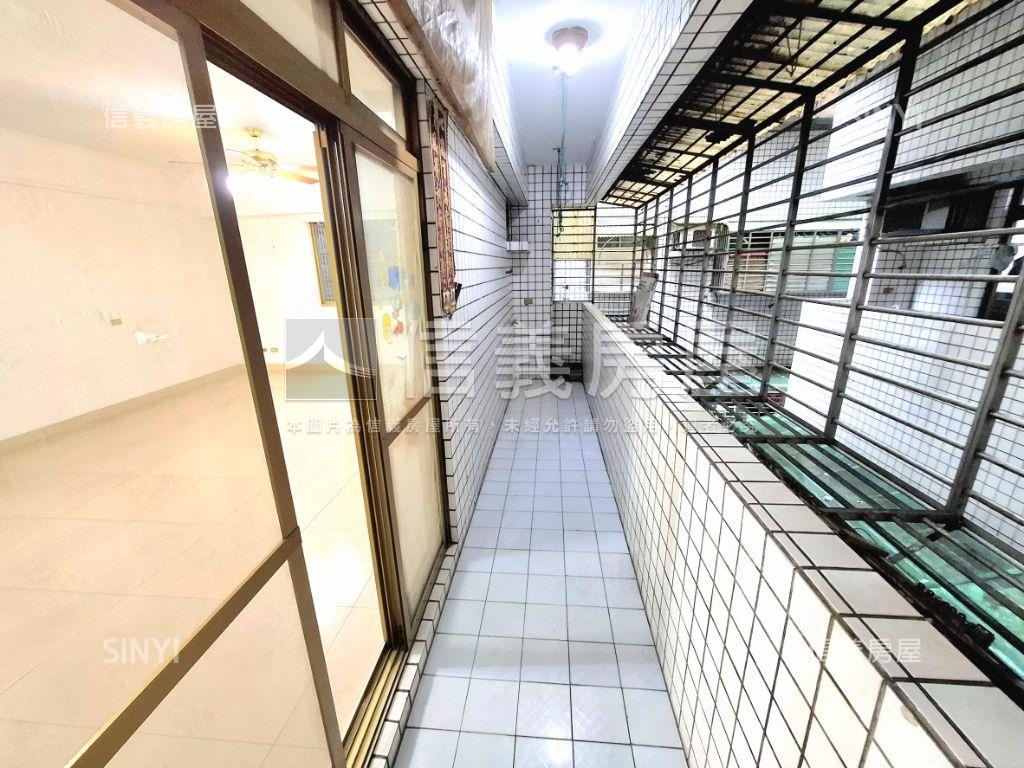 稀有中興路大空間３房車位房屋室內格局與周邊環境