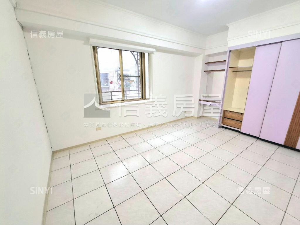 稀有中興路大空間３房車位房屋室內格局與周邊環境