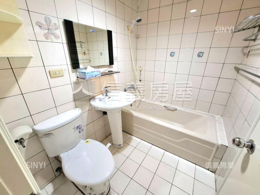 稀有中興路大空間３房車位房屋室內格局與周邊環境