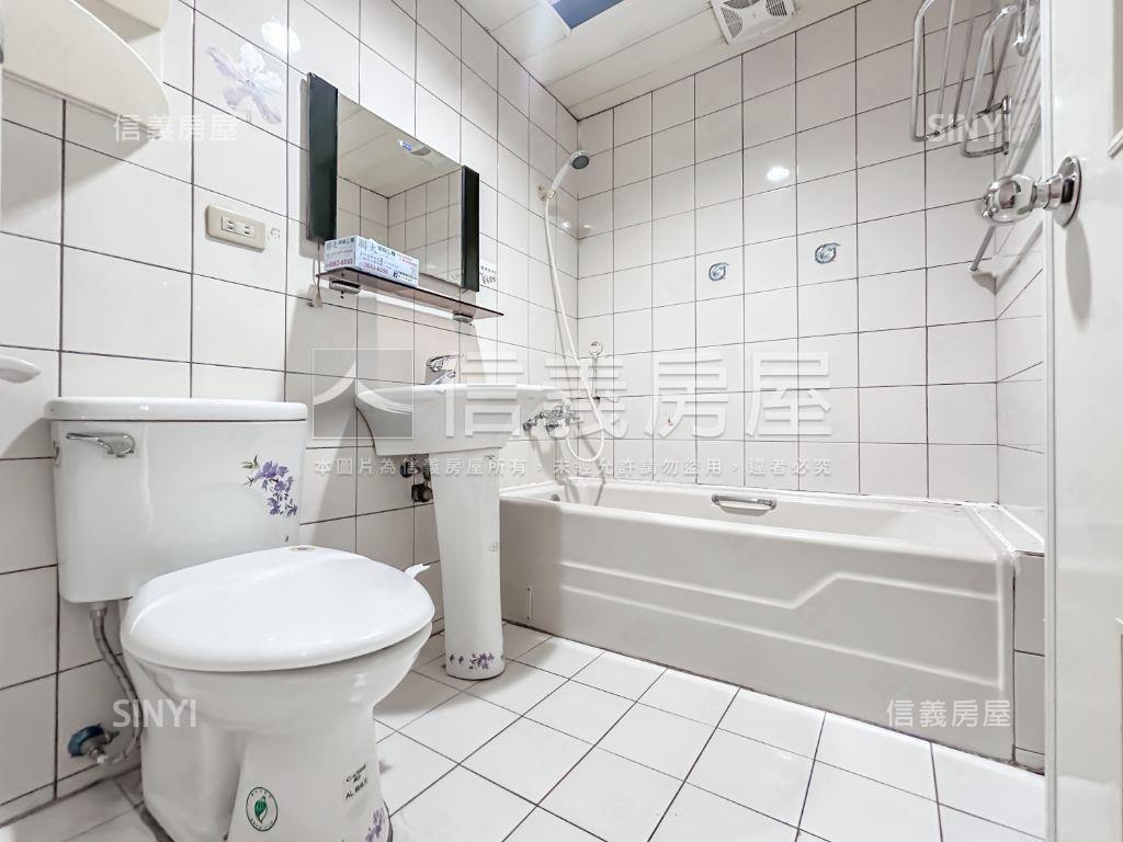 坐擁繁華新統領３房車位房屋室內格局與周邊環境