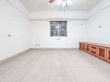 坐擁繁華新統領３房車位