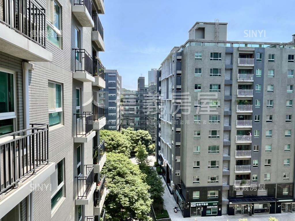 麥迪奇雙陽台兩房車位房屋室內格局與周邊環境