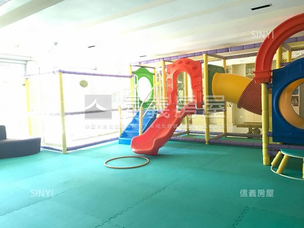 麥迪奇雙陽台兩房車位房屋室內格局與周邊環境