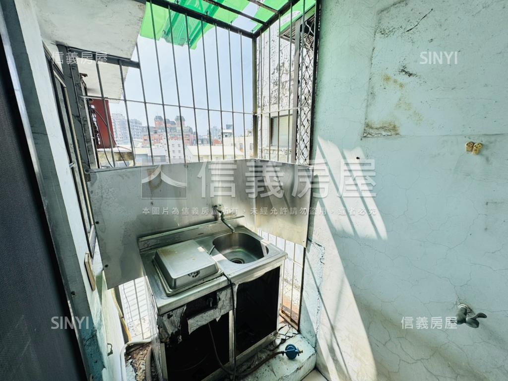 東區套房房屋室內格局與周邊環境