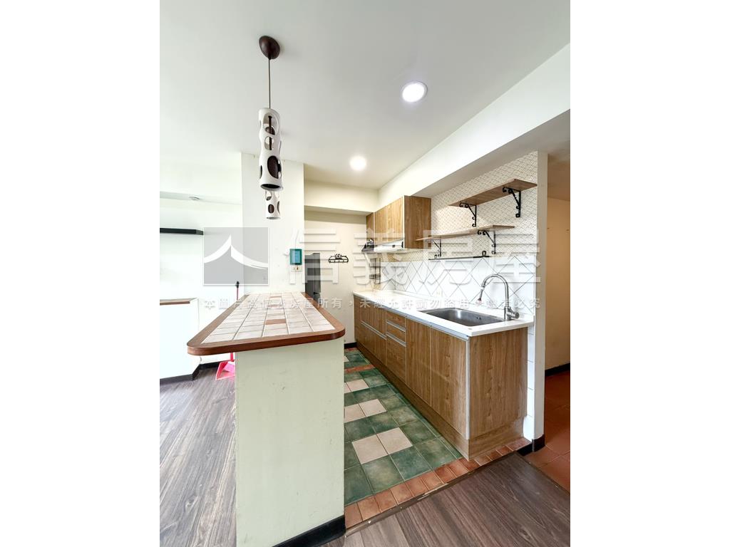 泉之鄉獨家山景裝潢美屋房屋室內格局與周邊環境