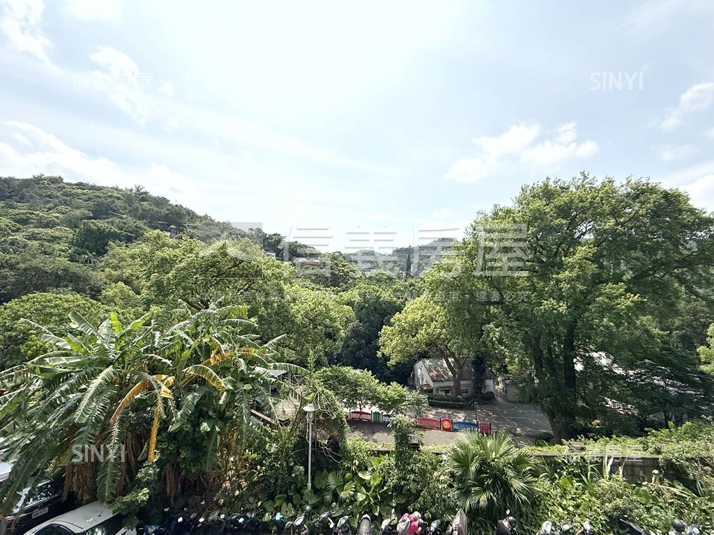 泉之鄉獨家山景裝潢美屋房屋室內格局與周邊環境