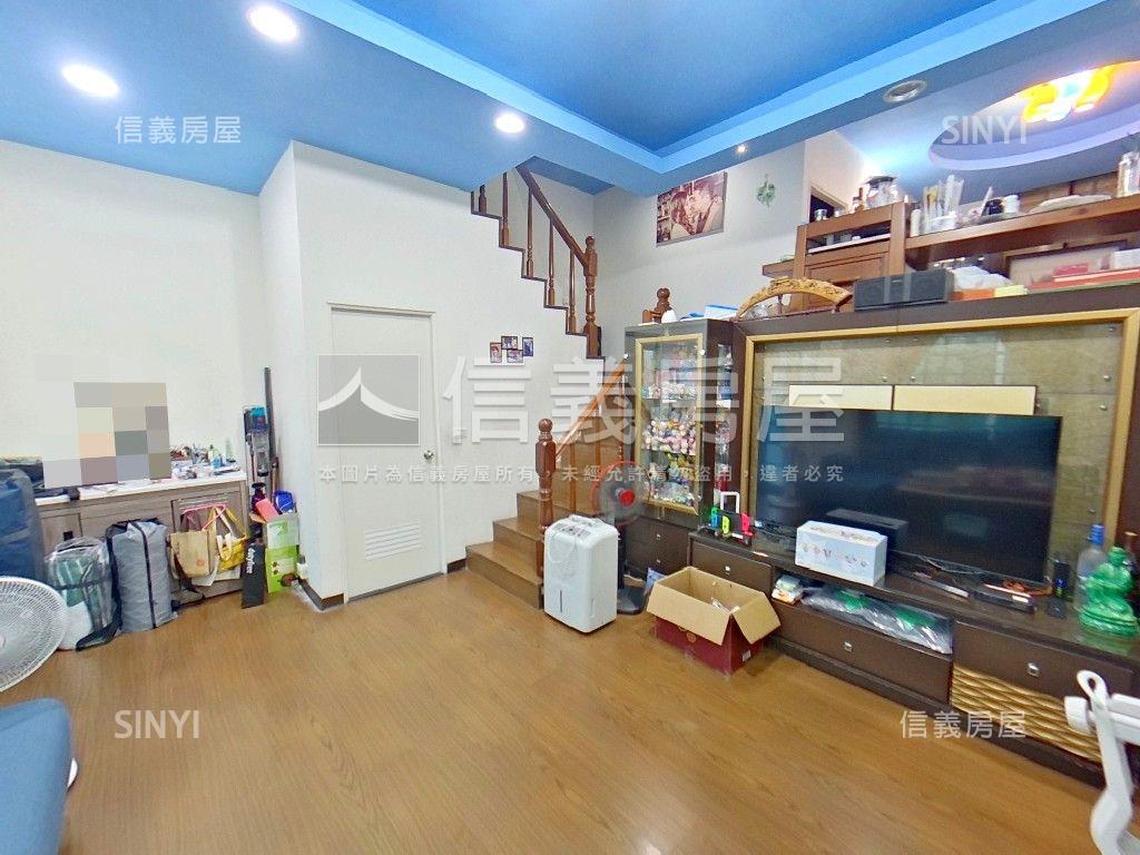 長春路名人鄉村透天房屋室內格局與周邊環境