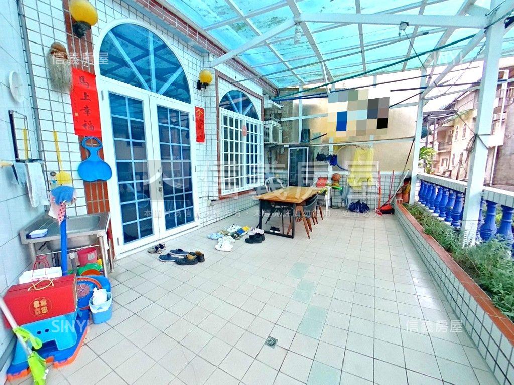 長春路名人鄉村透天房屋室內格局與周邊環境
