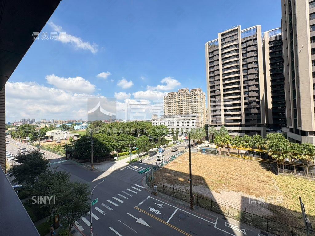 皇翔Ｇ１帶裝潢四房雙車位房屋室內格局與周邊環境