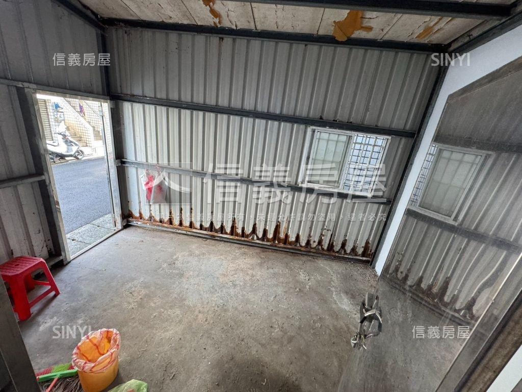 稀有☆正新光路三角窗透店房屋室內格局與周邊環境