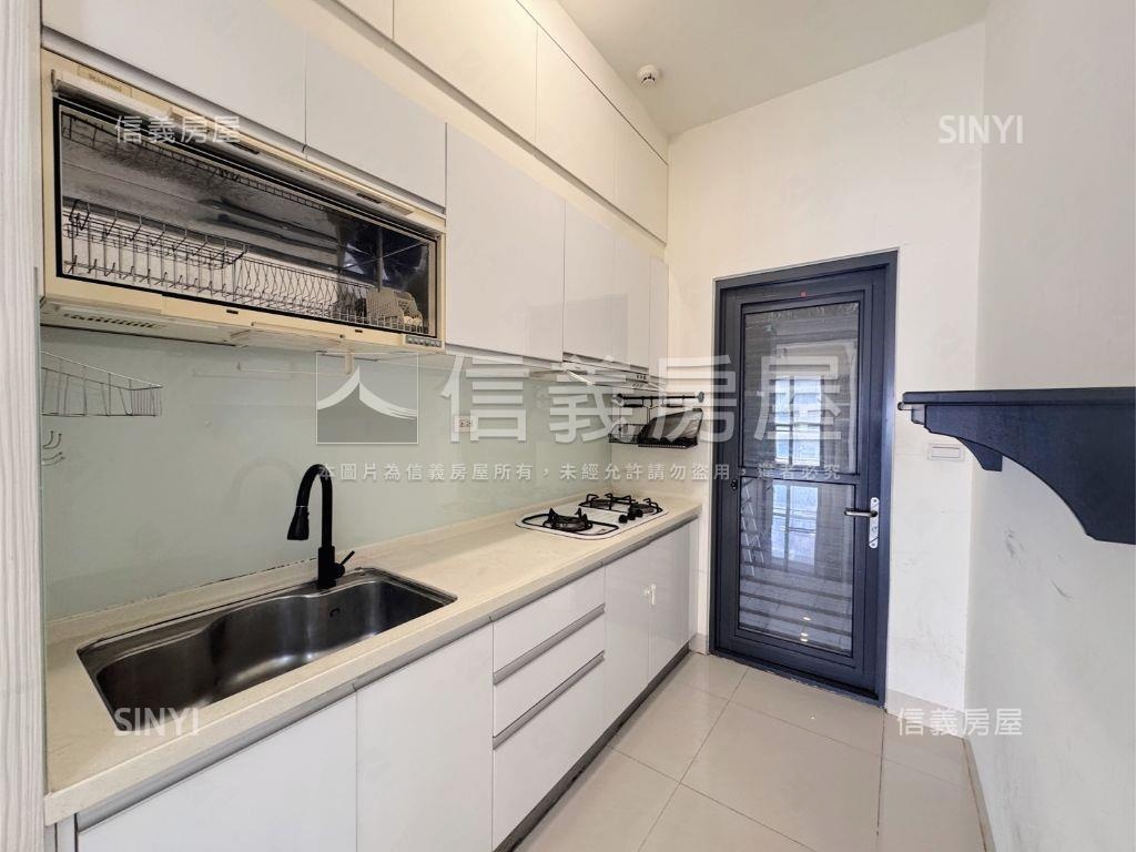 舞墨三房平車四陽台採光佳房屋室內格局與周邊環境