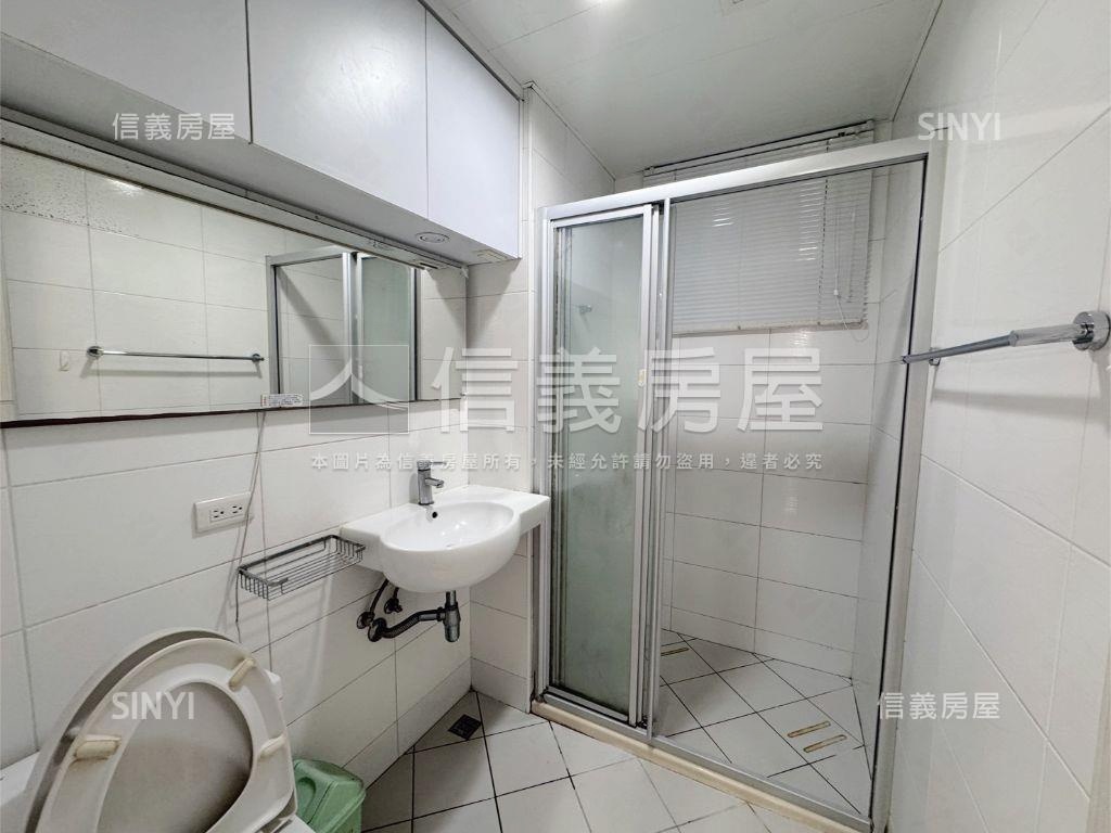 舞墨三房平車四陽台採光佳房屋室內格局與周邊環境