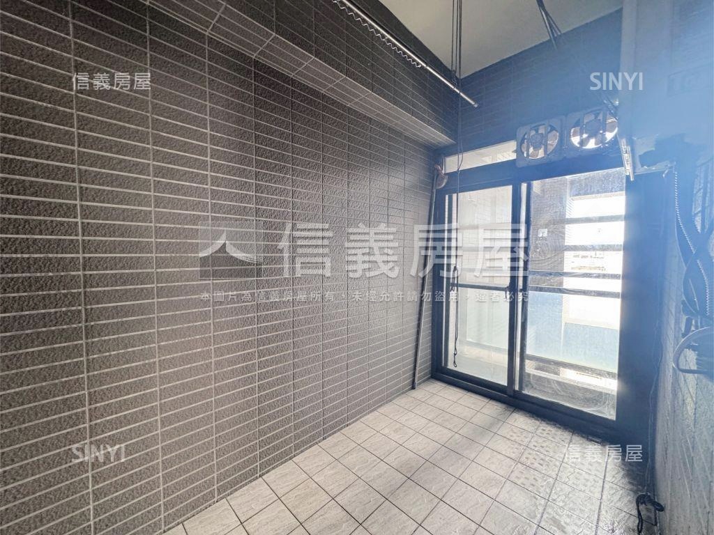 舞墨三房平車四陽台採光佳房屋室內格局與周邊環境