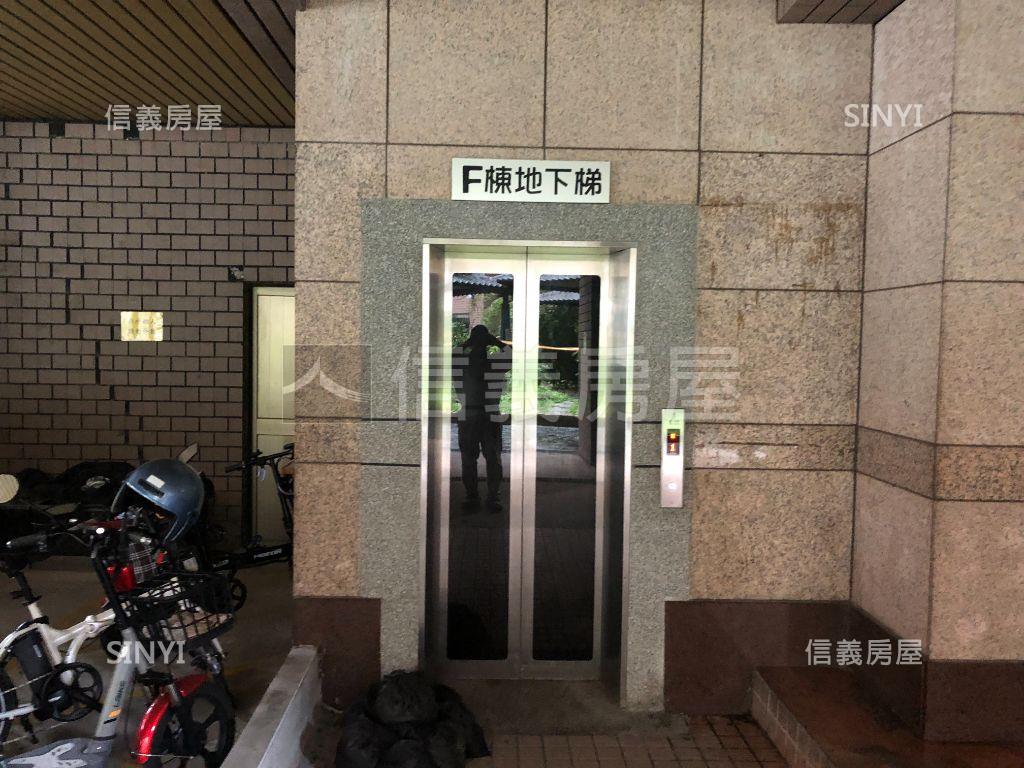 三民路稀有黃金角店釋出房屋室內格局與周邊環境