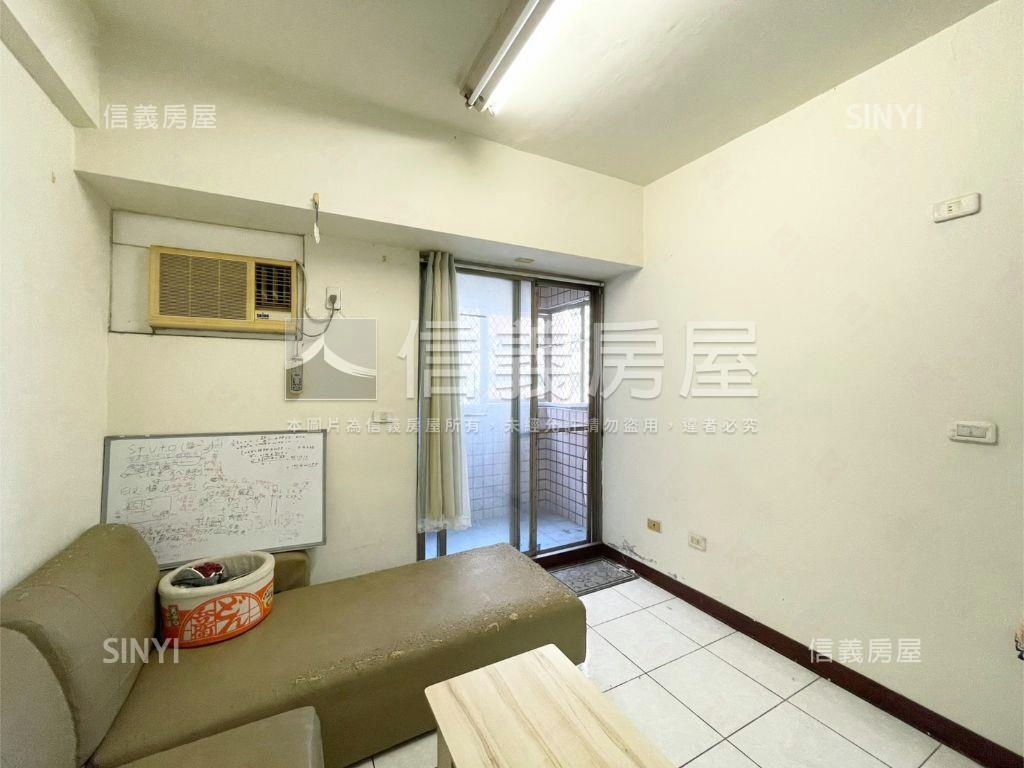 小資首選３房附車位房屋室內格局與周邊環境