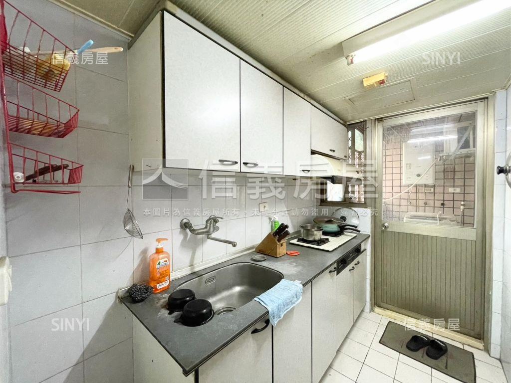 小資首選３房附車位房屋室內格局與周邊環境