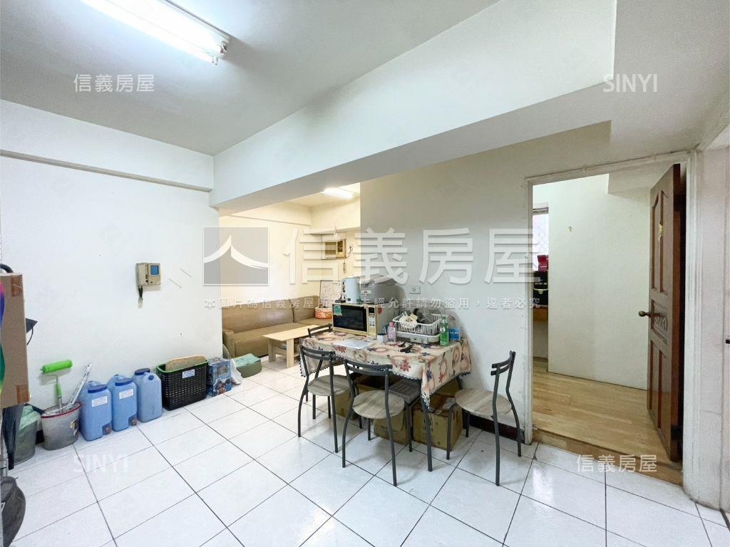 小資首選３房附車位房屋室內格局與周邊環境