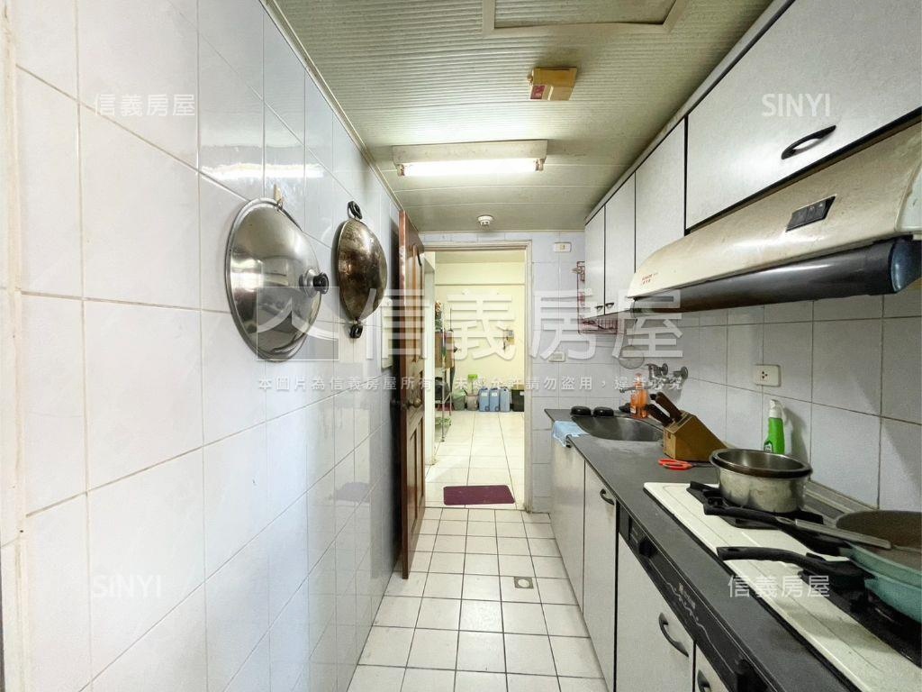 小資首選３房附車位房屋室內格局與周邊環境