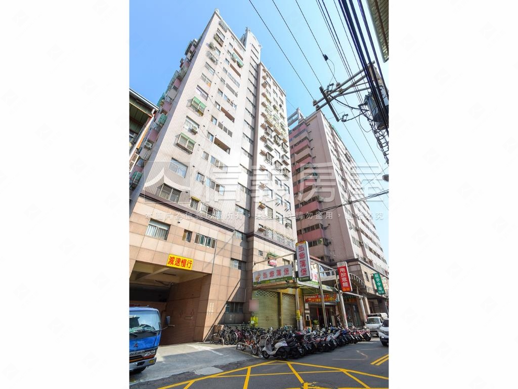 小資首選３房附車位房屋室內格局與周邊環境