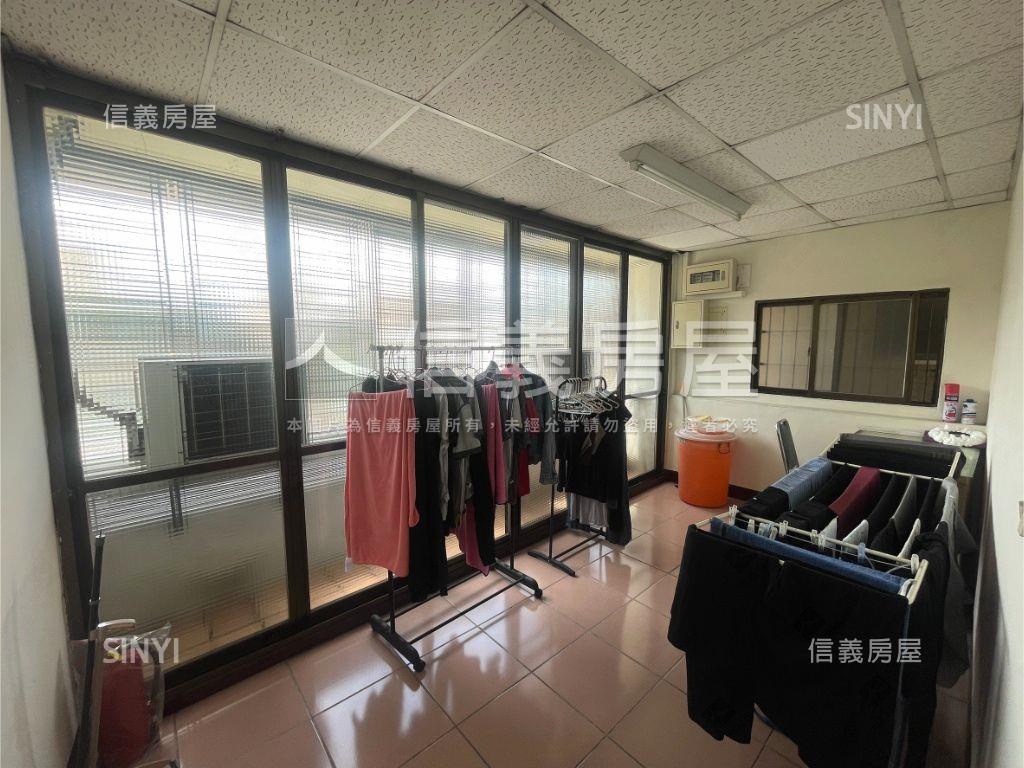 近五權車站投資佳透店套房房屋室內格局與周邊環境