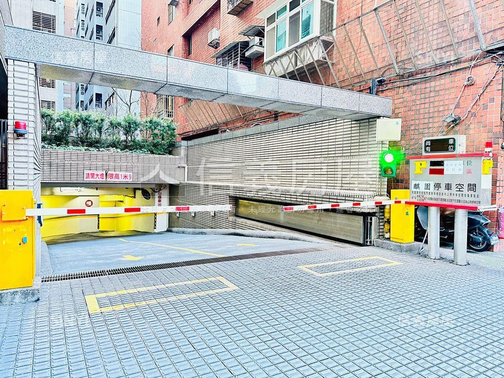 麒園好停車坡平車位房屋室內格局與周邊環境