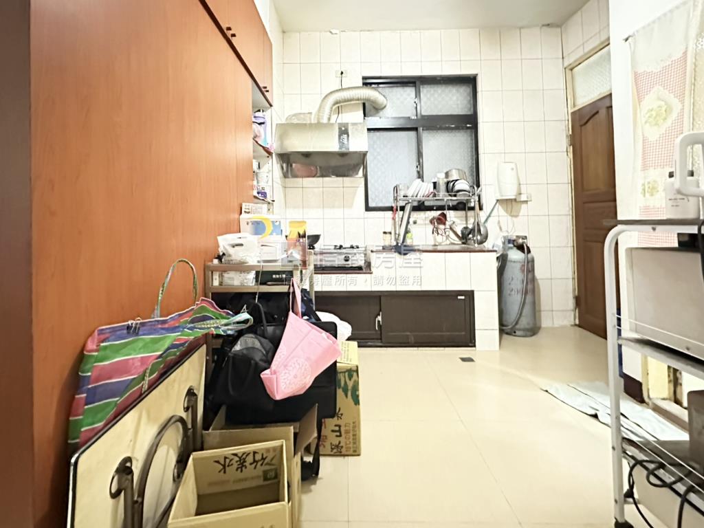 鳥語花香公寓三樓房屋室內格局與周邊環境