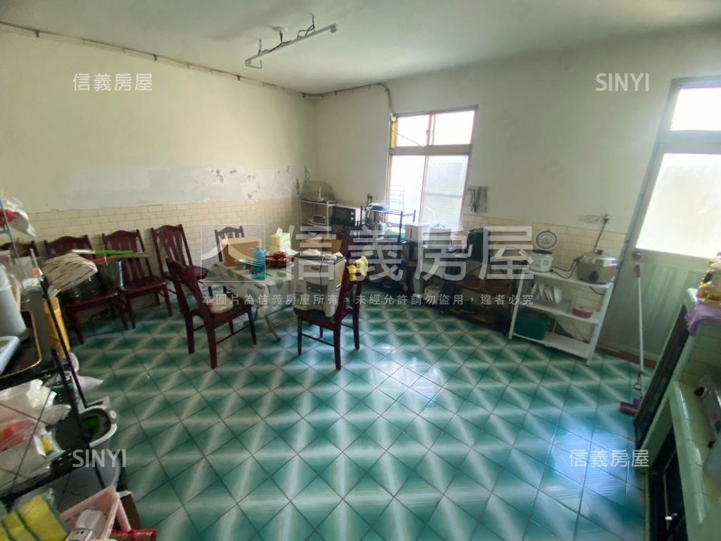 專任鄰台７４透天房屋室內格局與周邊環境