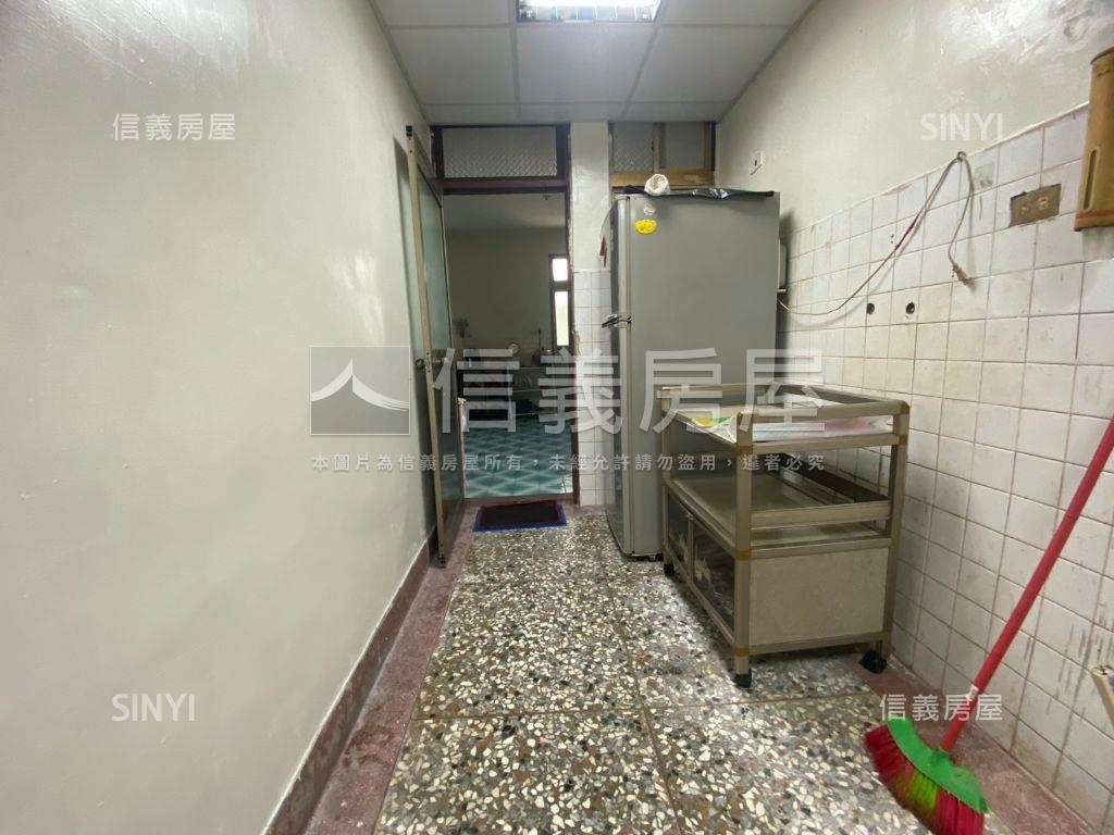 專任鄰台７４透天房屋室內格局與周邊環境