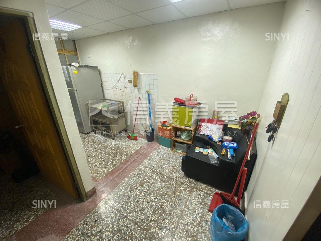 專任鄰台７４透天房屋室內格局與周邊環境