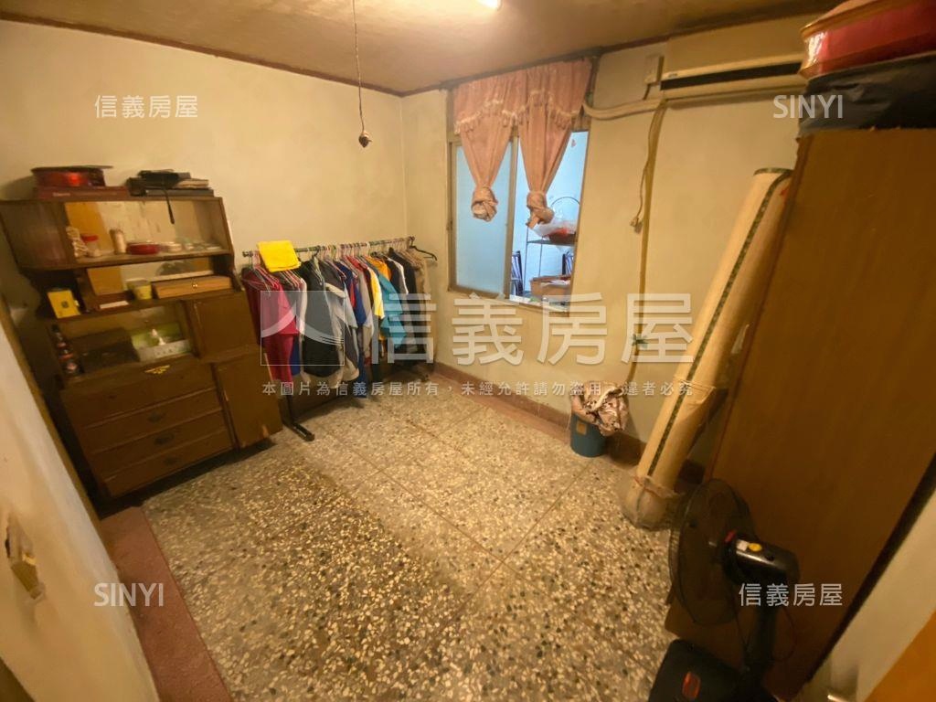 專任鄰台７４透天房屋室內格局與周邊環境
