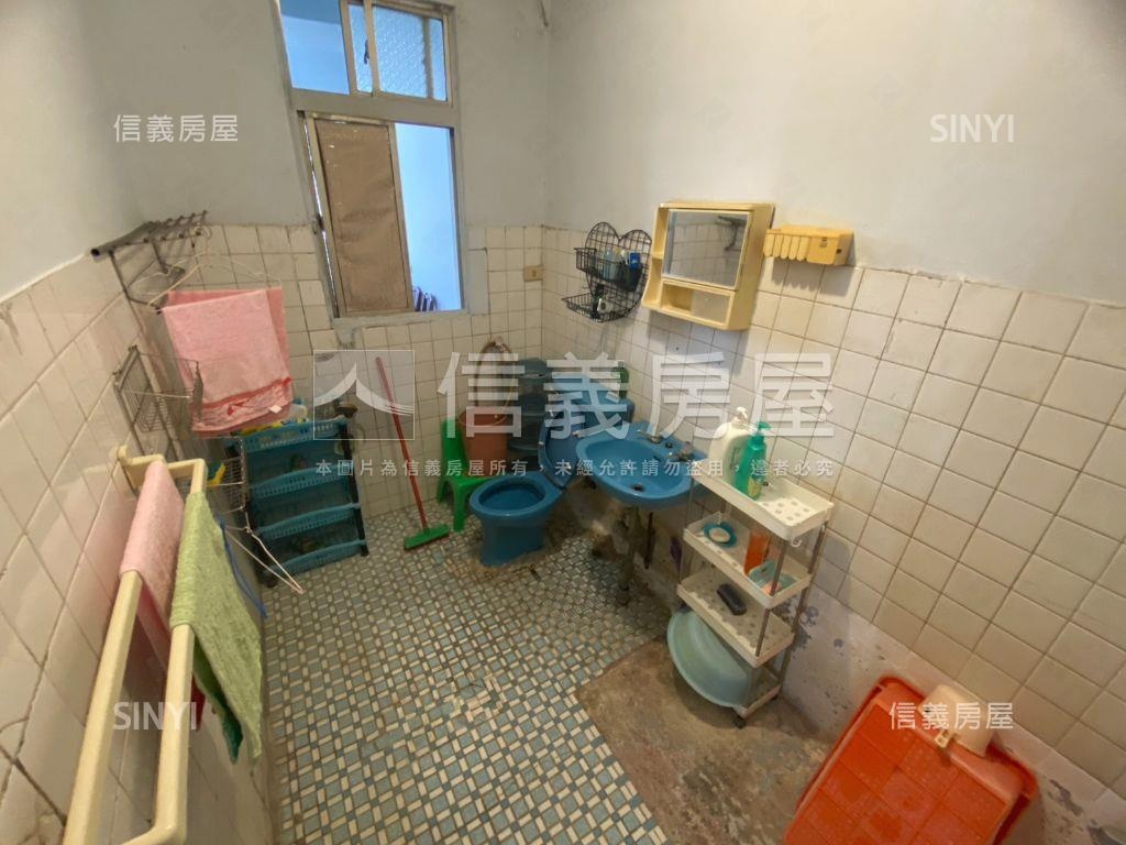 專任鄰台７４透天房屋室內格局與周邊環境