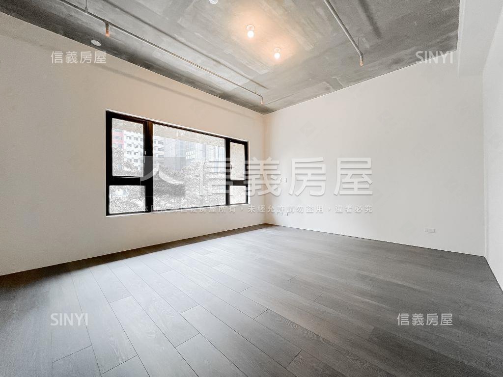 國泰層峰面樹海稀有釋出房屋室內格局與周邊環境