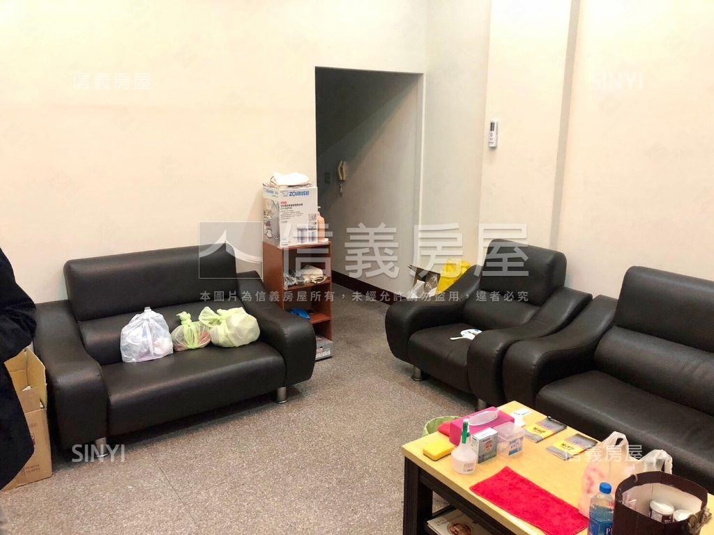 近軟體園區金店面房屋室內格局與周邊環境