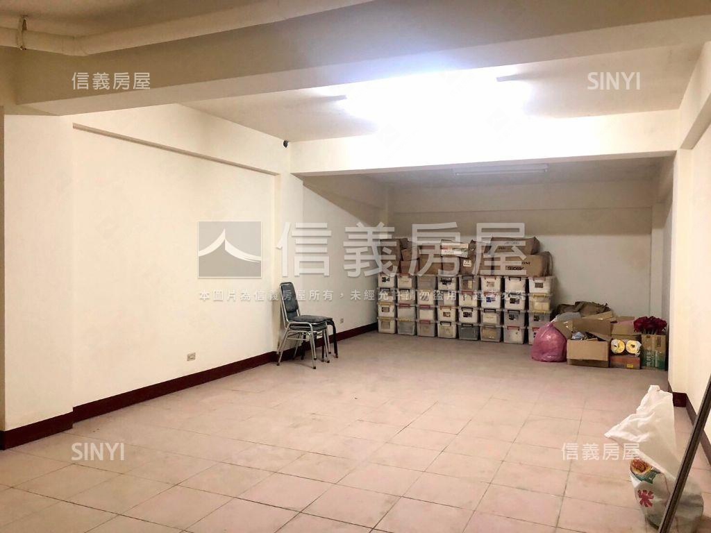 近軟體園區金店面房屋室內格局與周邊環境