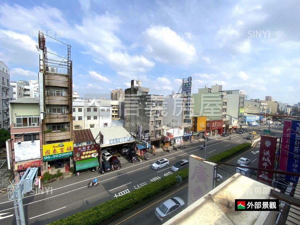 正中華路角窗燙金店面房屋室內格局與周邊環境