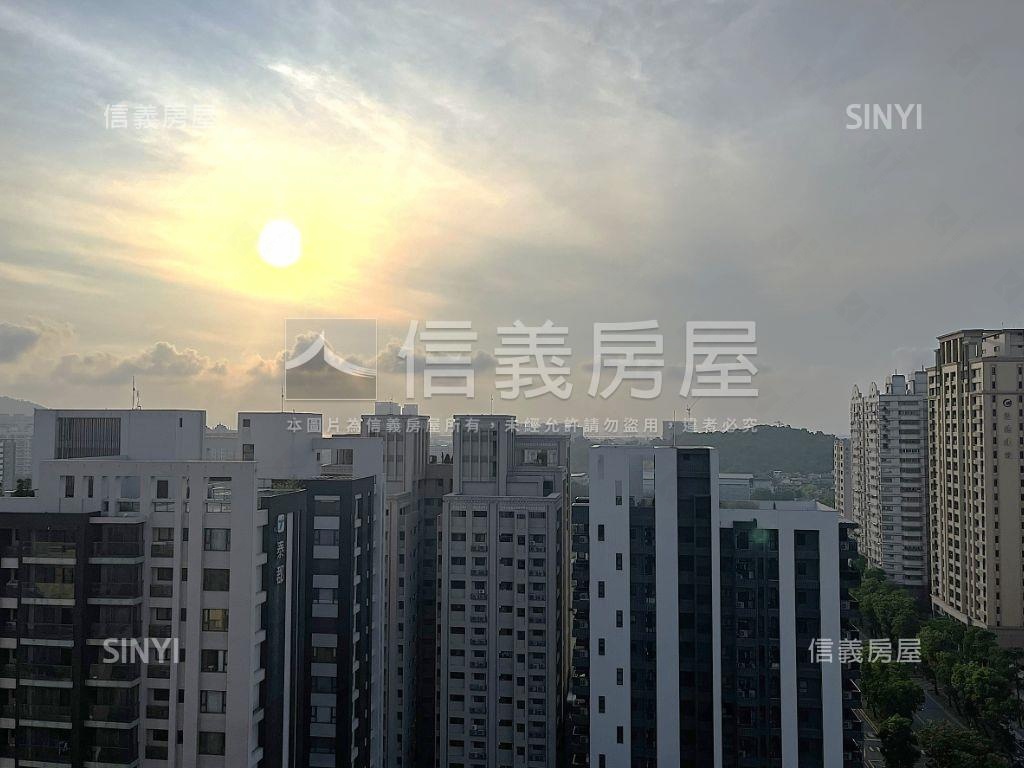 左營高樓層景觀四房平車房屋室內格局與周邊環境
