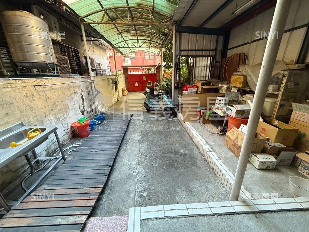 近文心市府捷運大墩別墅房屋室內格局與周邊環境
