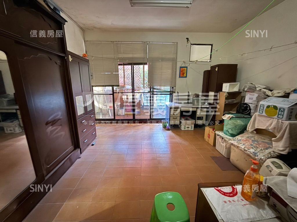 近文心市府捷運大墩別墅房屋室內格局與周邊環境