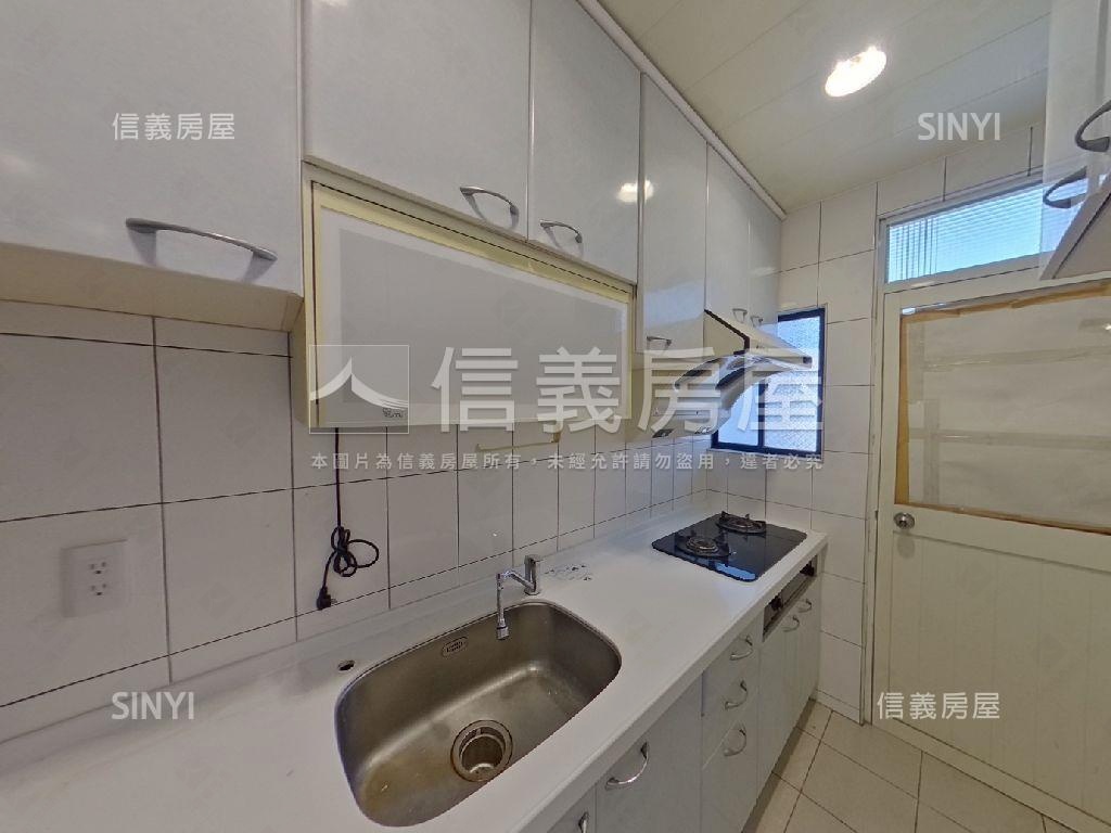 中央公寓海山捷運三房房屋室內格局與周邊環境