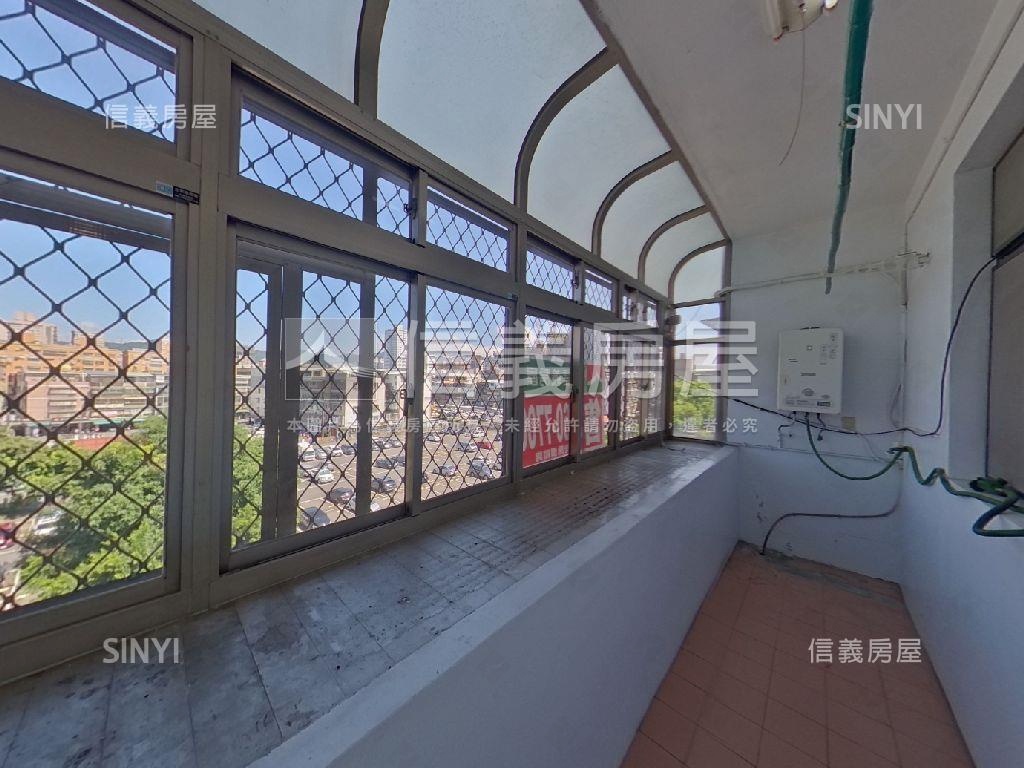 中央公寓海山捷運三房房屋室內格局與周邊環境