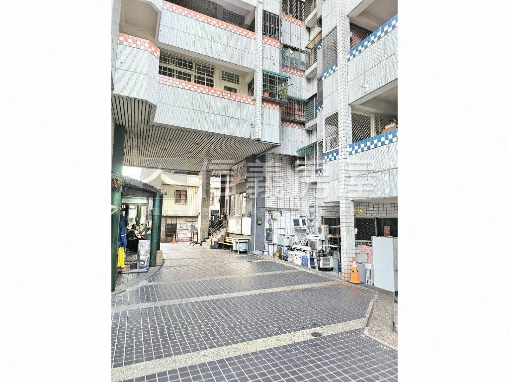 立新商圈張三大空間附平車房屋室內格局與周邊環境