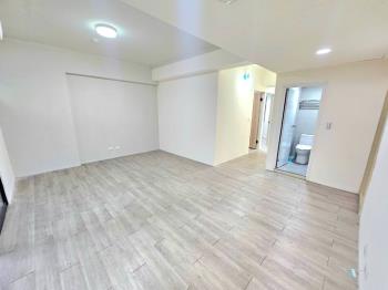 立新商圈張三大空間附平車