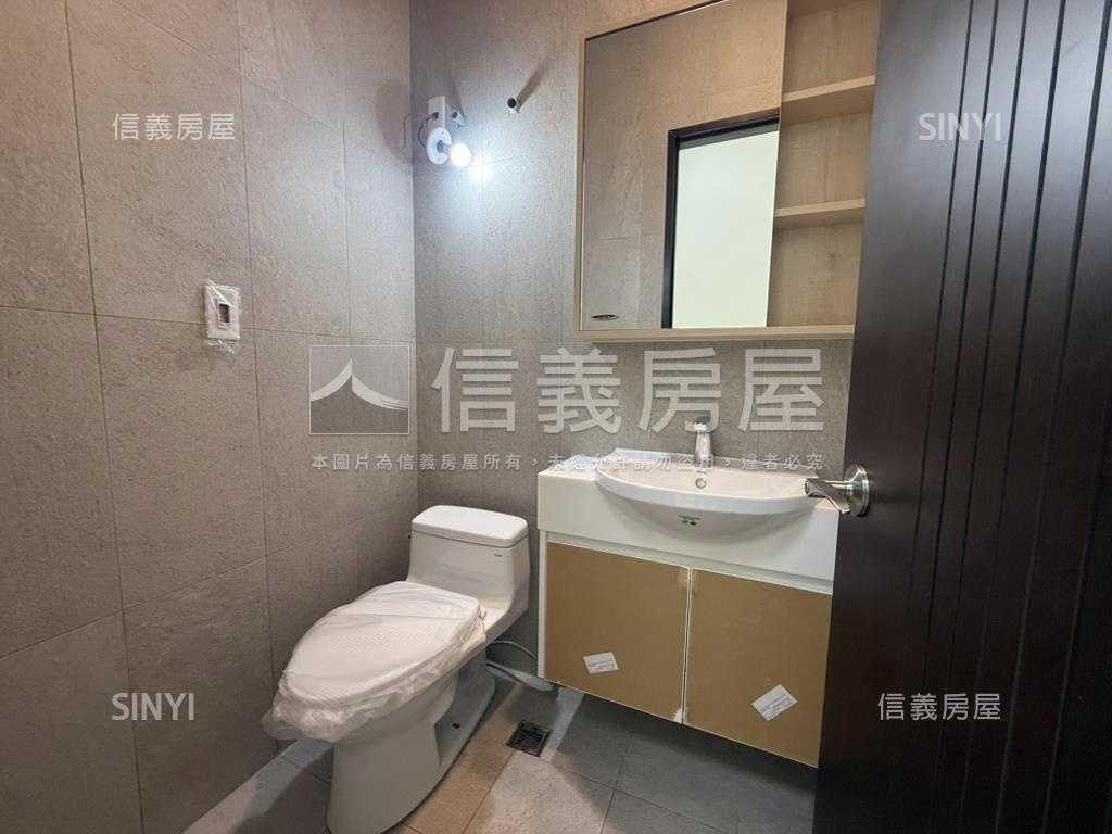 日健芯傳家店面房屋室內格局與周邊環境