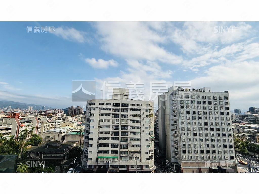 中山國小捷運景觀附車位房屋室內格局與周邊環境