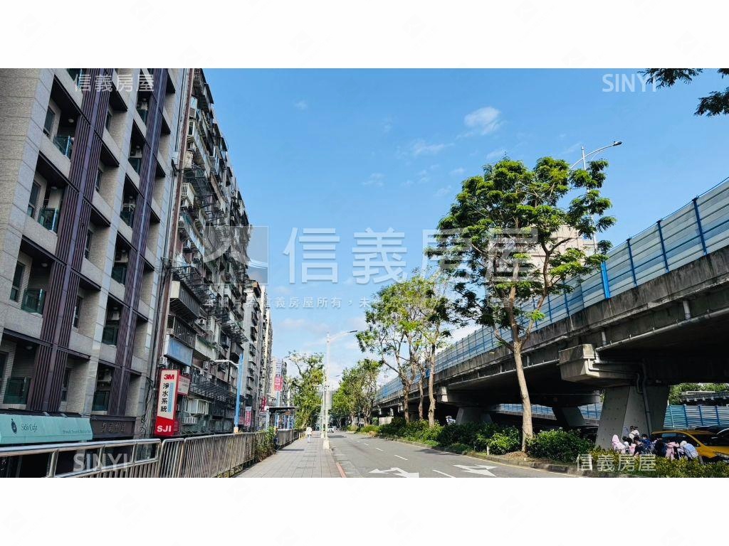 中山國小捷運景觀附車位房屋室內格局與周邊環境