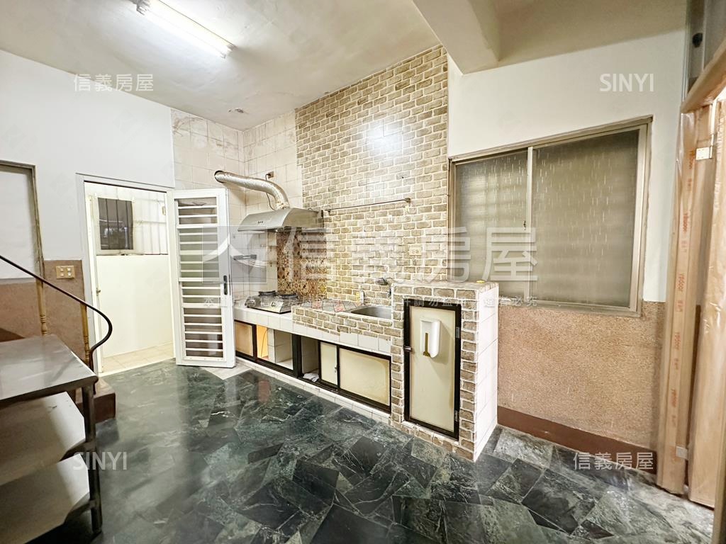 近車站商五邊間正四樓美透房屋室內格局與周邊環境