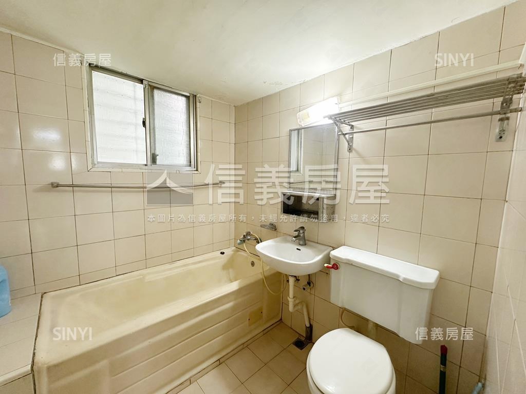 近車站商五邊間正四樓美透房屋室內格局與周邊環境