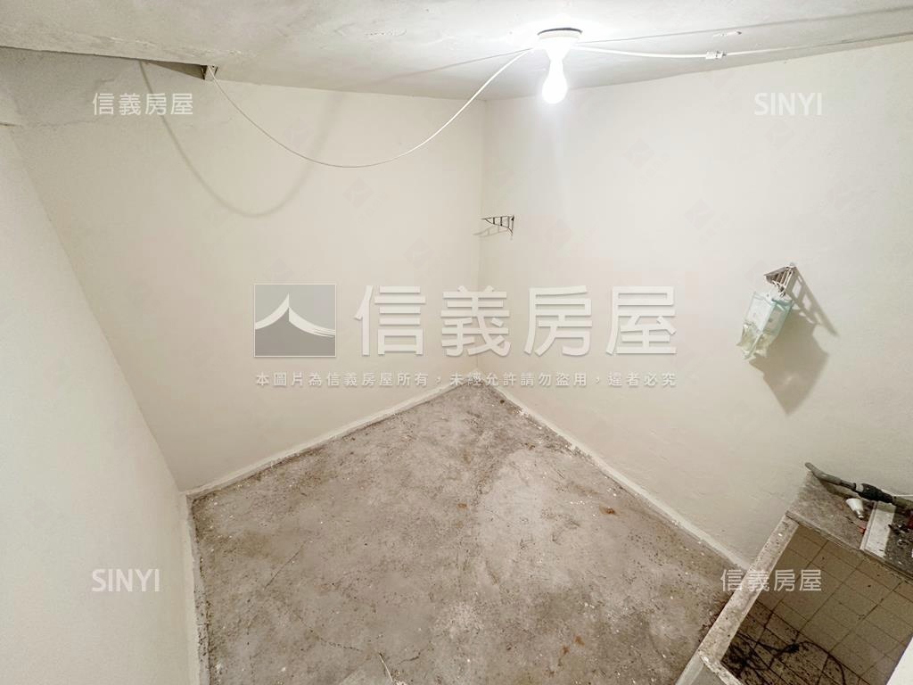 近車站商五邊間正四樓美透房屋室內格局與周邊環境