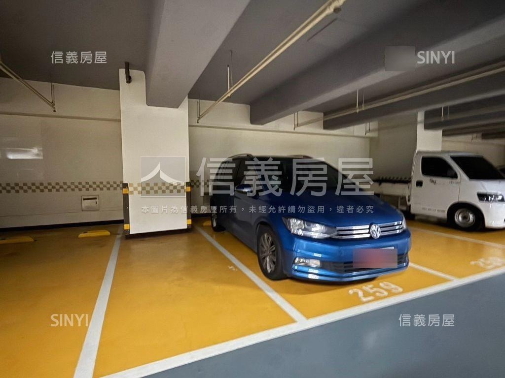 耶魯Ｂ４邊邊車位房屋室內格局與周邊環境