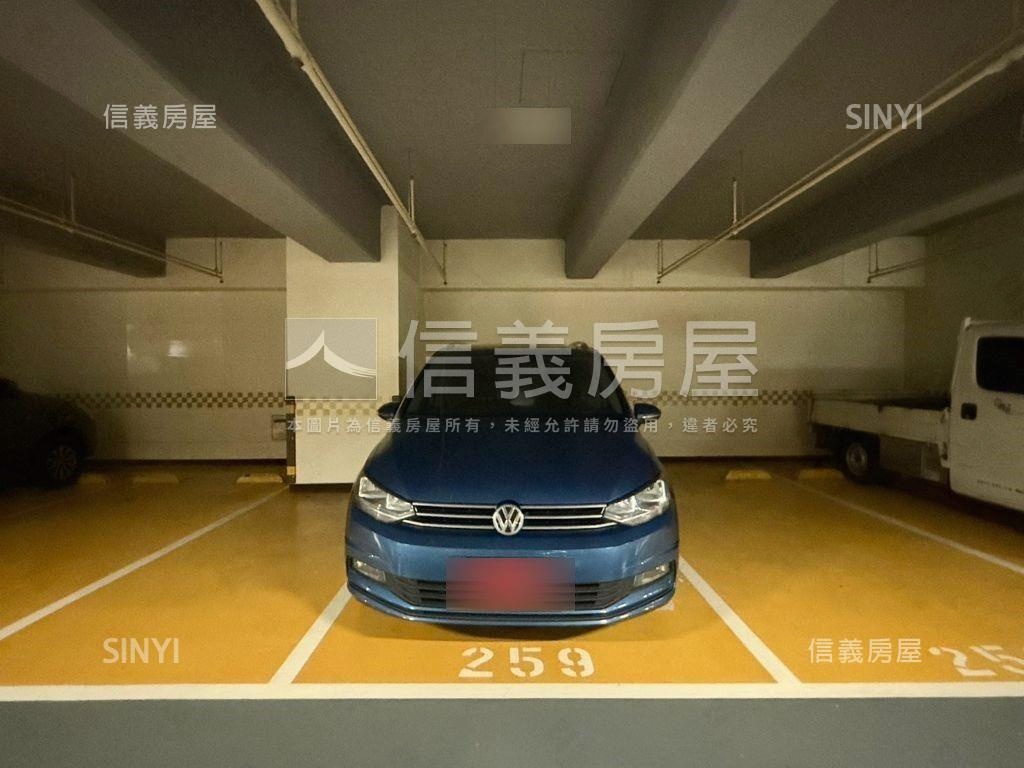 耶魯Ｂ４邊邊車位房屋室內格局與周邊環境
